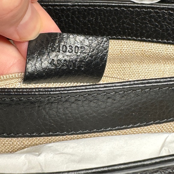 Gucci Interlocking Black Leather Chain Crossbody - Picture 10 of 13